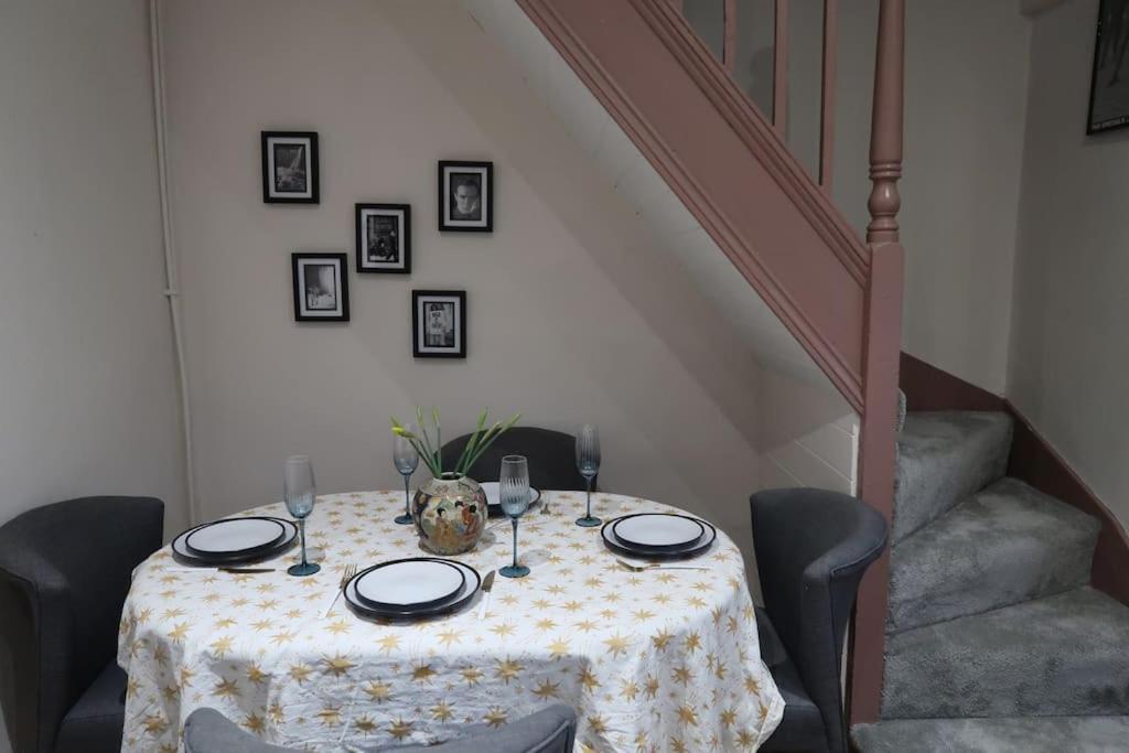 Victorian Farrar Cottage York Extérieur photo